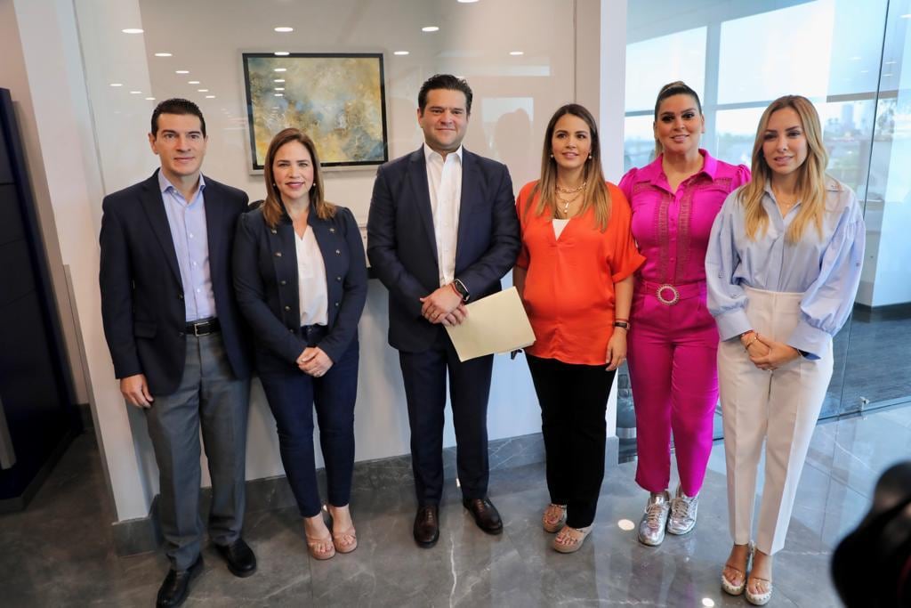 Francisco Cienfuegos pide crear ventanilla única para atender violencia contra mujeres en Nuevo León