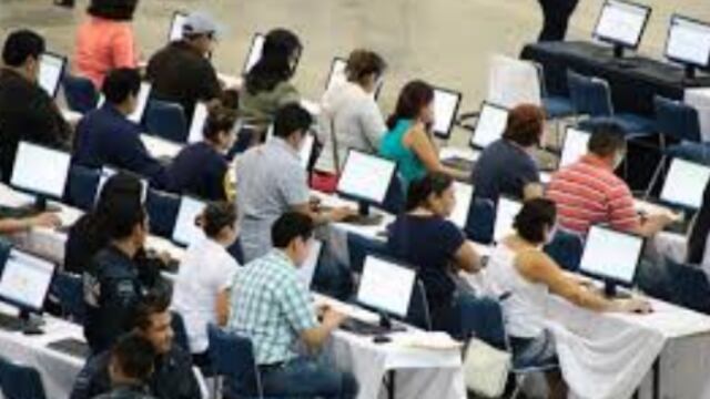 ¿Por qué la mayoría de los aspirantes a ser docentes de EMS no reúnen los requisitos académicos para ocupar una plaza como tales, según la SEP?