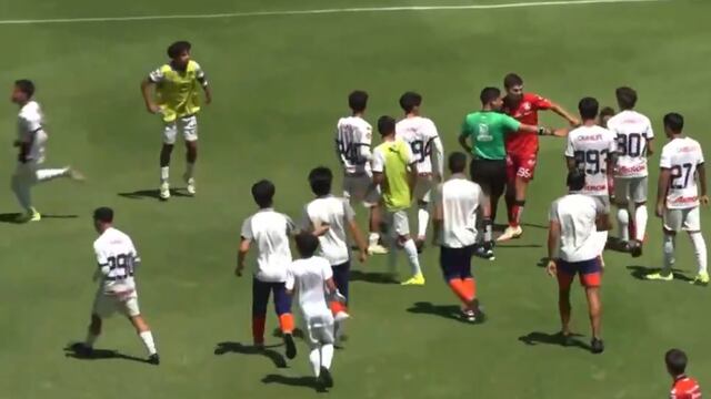 Pelea en la final entre Chivas Sub-16 y Atlas