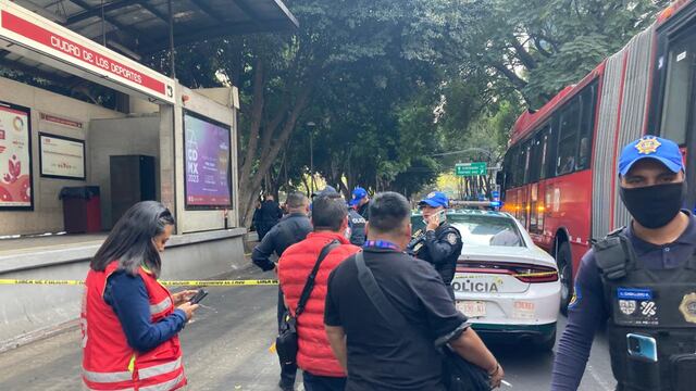 Metrobús registra nuevo accidente; pasajera muere en Ciudad de los Deportes.