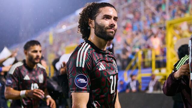 Chino Huerta, en un partido con la Selección Mexicana.
