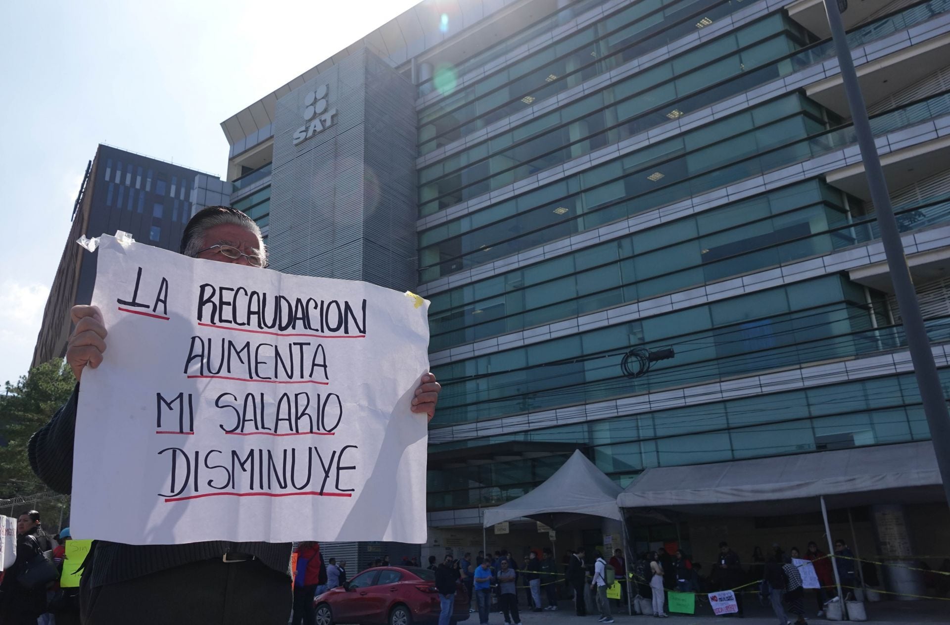 Paro de trabajadores del SAT