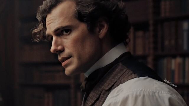 Henry Cavill como detective en la película de Netflix