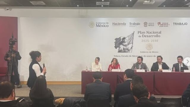 Ada Salazar, Secretaria General de la
Asociación Sindical de Sobrecargos de Aviación de México