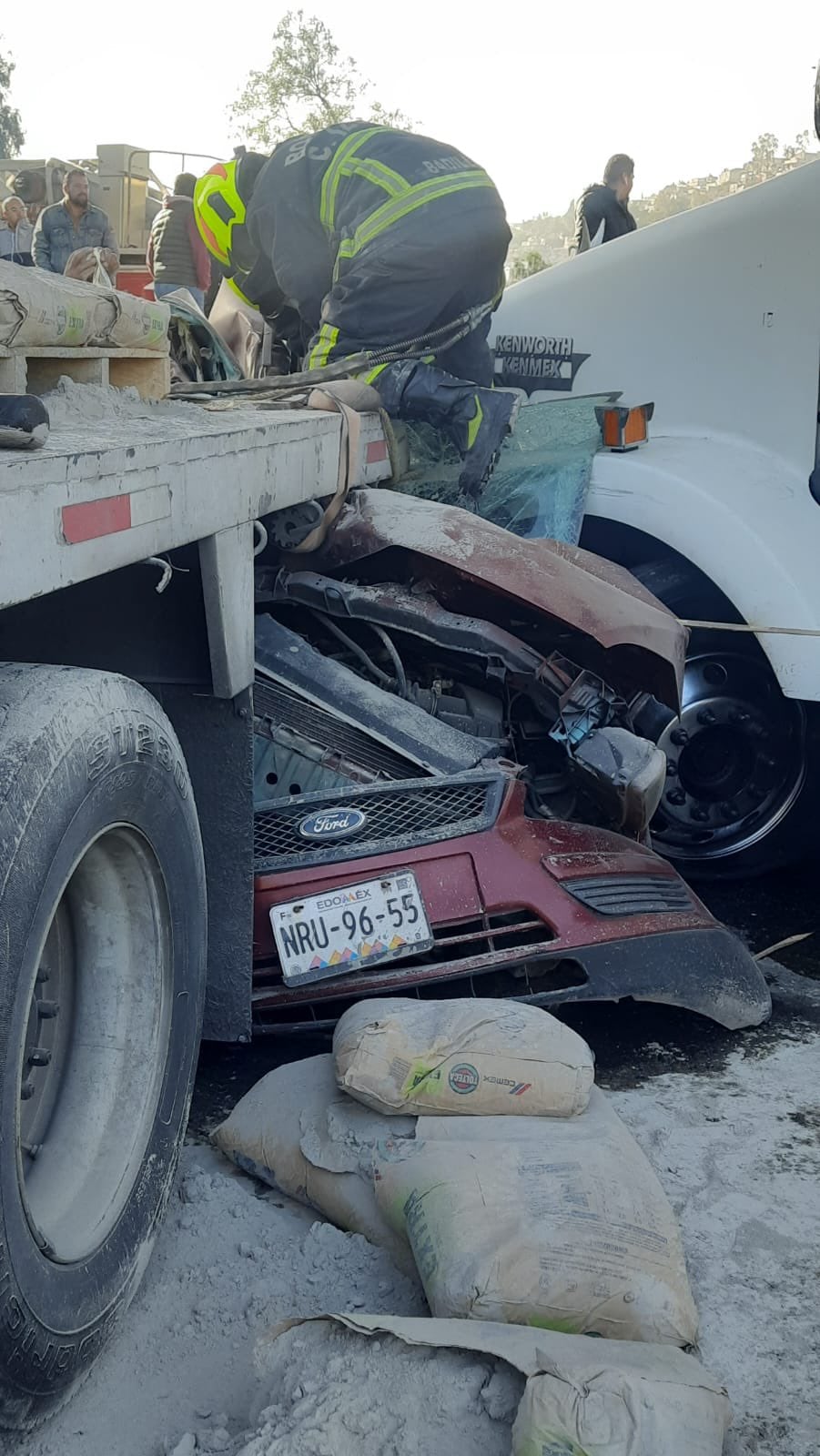 ACCIDENTE EN LA AUTOPISTA MÉXICO-QUERÉTARO HOY JUEVES 13 DE OCTUBRE