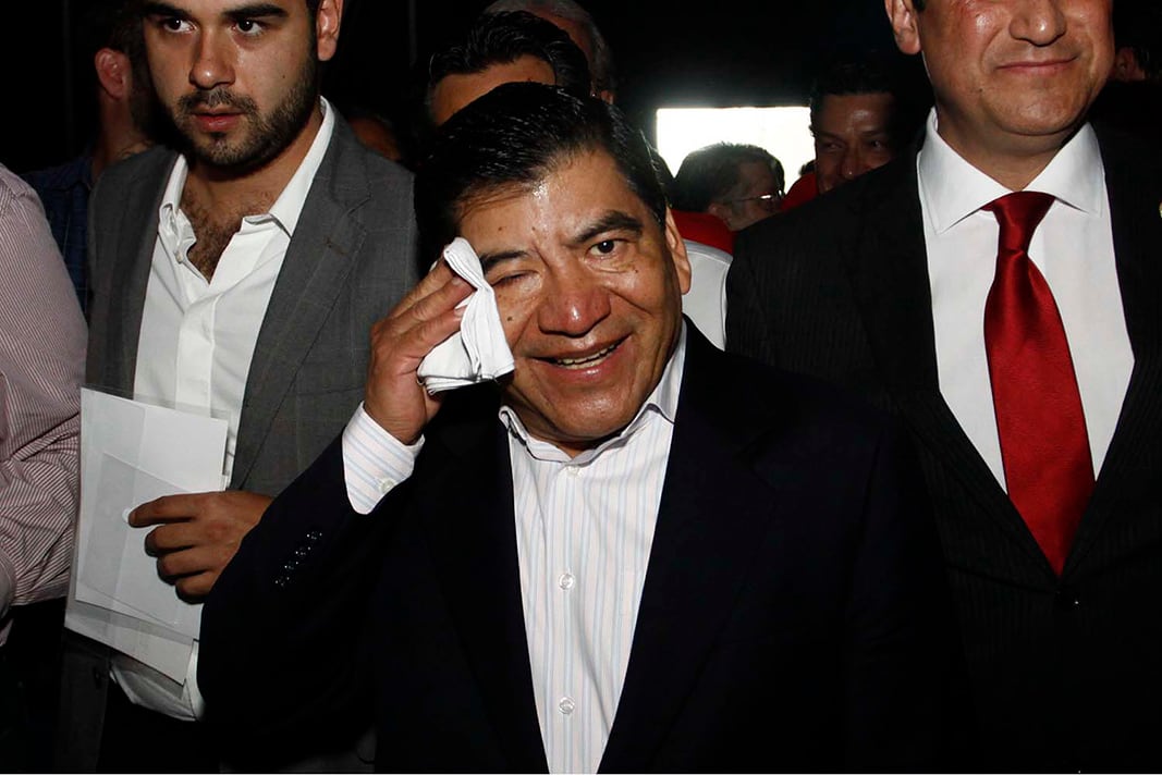 Exijamos ahora que este gobierno que finalmente ha dado el primer paso y ha girado la orden de captura, cumpla, que no cese, ni claudique.