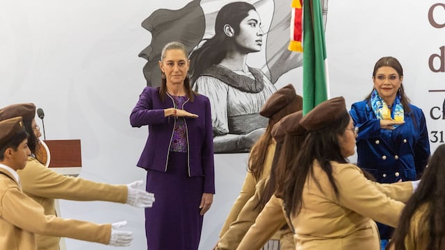 Claudia Sheinbaum Pardo, Presidenta de México, y Clara Brugada Molina, Jefa de Gobierno, en la ceremonia de arranque del ciclo escolar 2026-2027