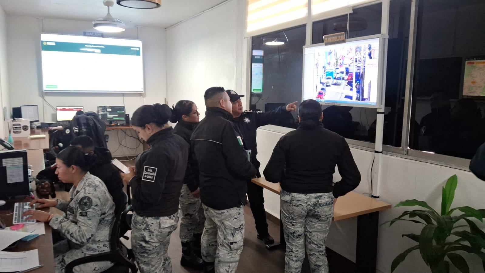 Guardia Nacional instala sistemas de monitoreo en los Centros de Mando de Huixquilucan