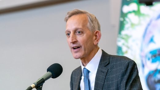 Tras un tiroteo, alcalde de Portland pide al ICE frenar operativos