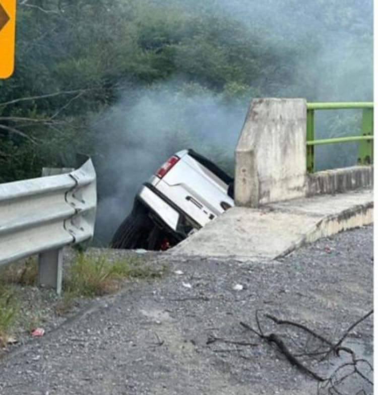 Samantha Villarreal, ex reina de belleza sufre accidente en Sabinas Hidalgo, Nuevo León