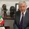 AMLO dice que no es "florero" de nadie y no está de adorno