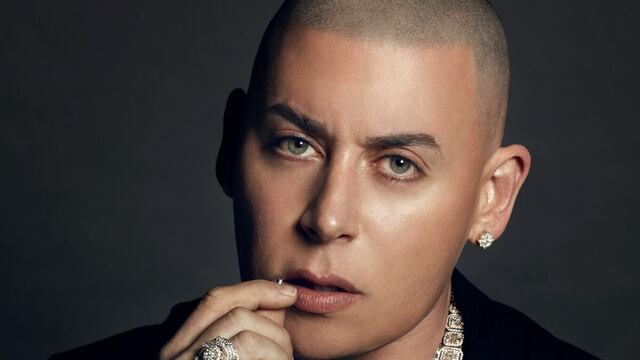 ¿Qué hizo Cosculluela? El cantante chocó y huyó de un accidente donde mató a dos caballos y lesionó a sus jinetes