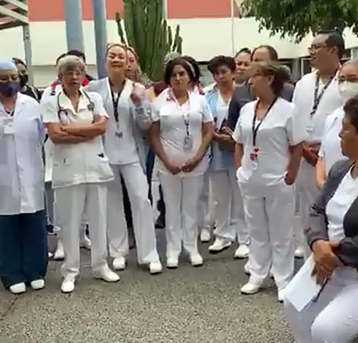 Enfermeras inconformes con la dirección del "Complejo Oriente"