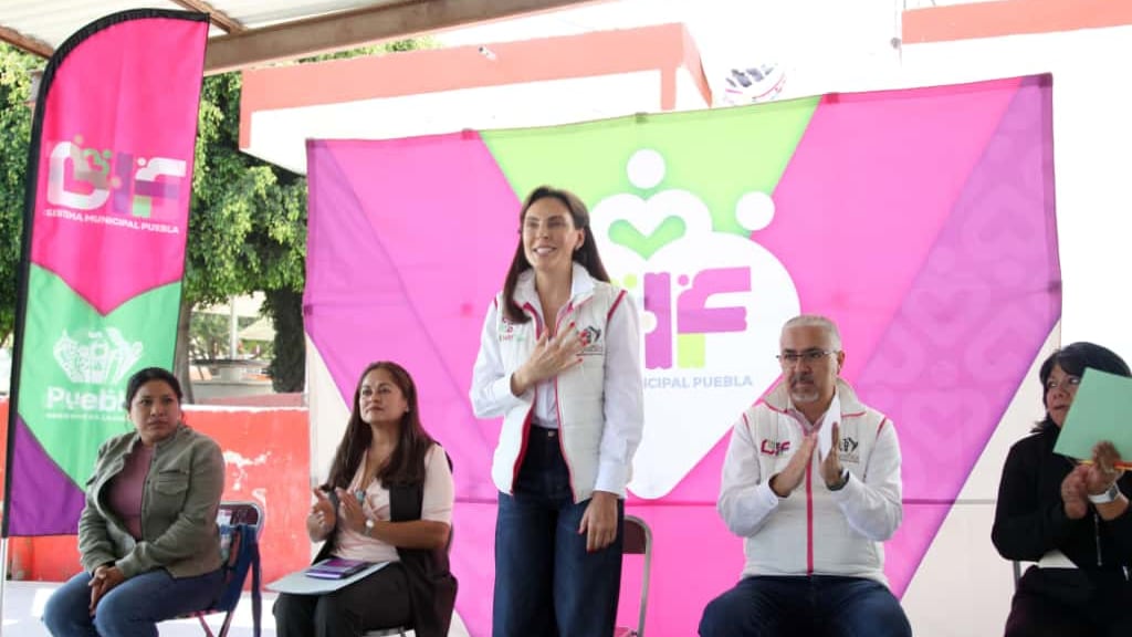 MariElise Budib inaugura desayunador en la Secundaria Técnica No. 112