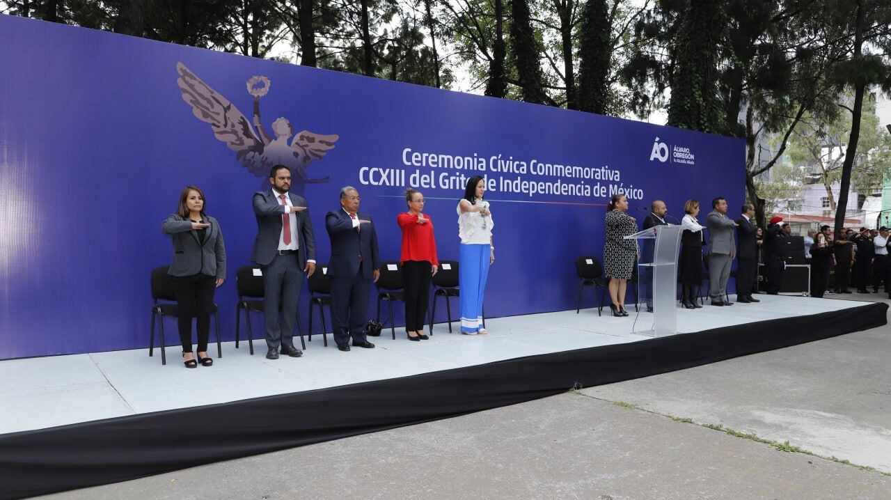 Lía Limón encabeza ceremonia por los 213 años de la Independencia de México