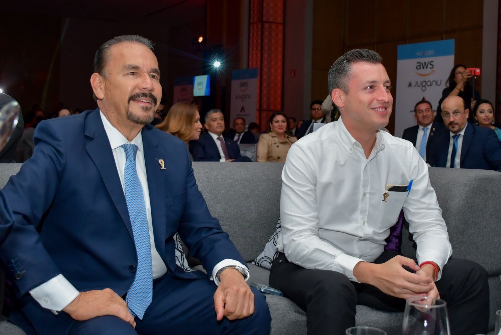 Pedro Rodríguez y Luis Donaldo Colosio en el Premio a las Mejores Prácticas de Gobiernos Locales