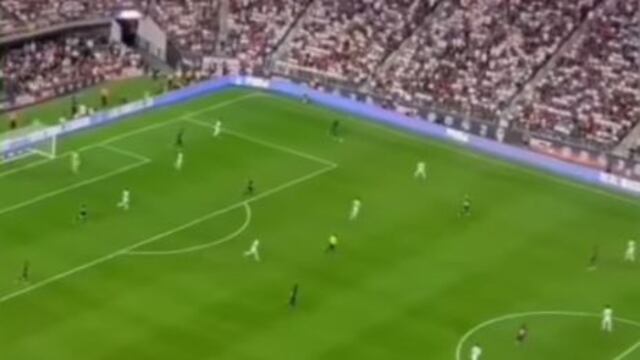 Gerard Piqué fue abucheado por infidelidad a Shakira.