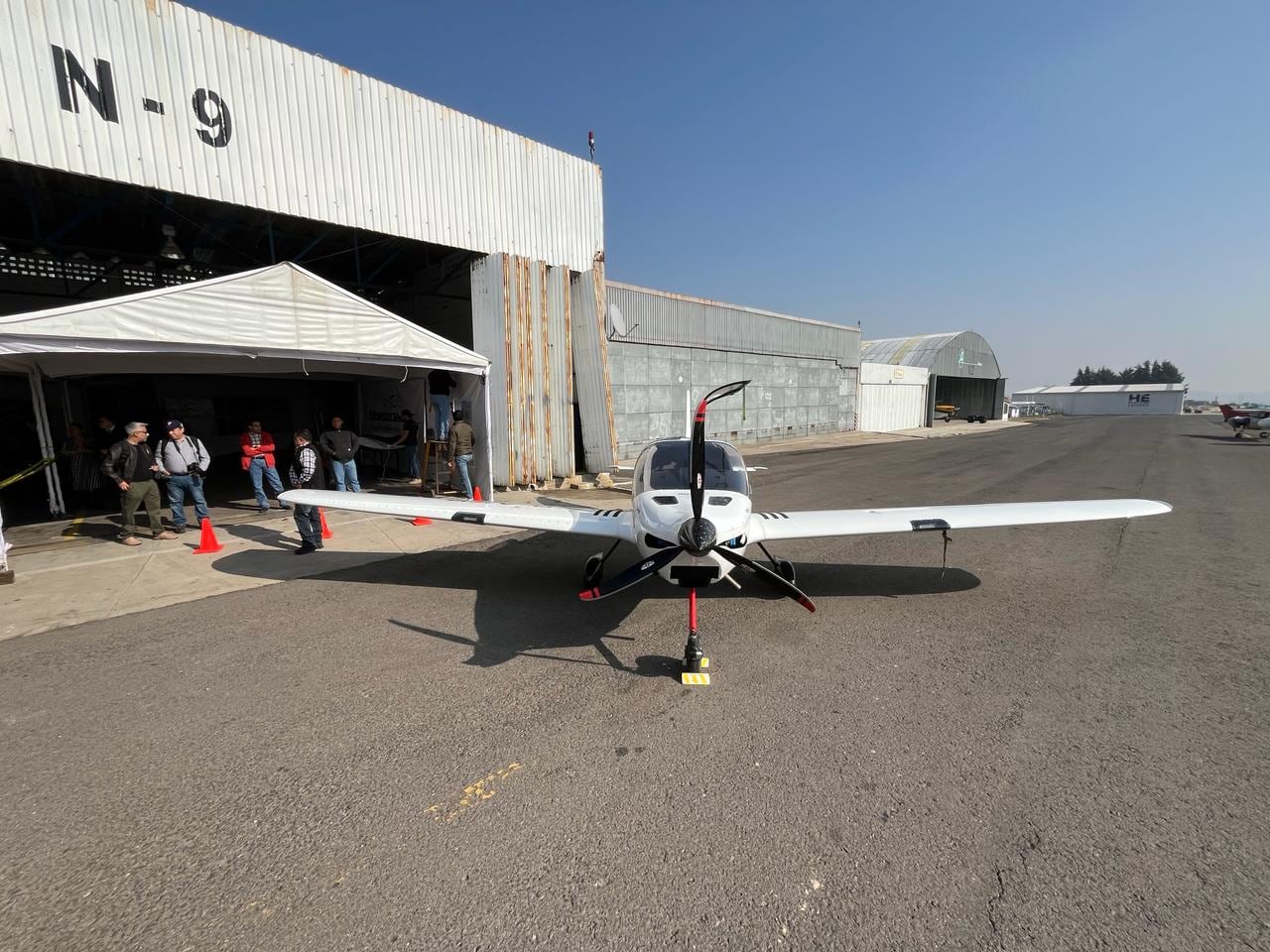 Concretan primeras ventas de avión fabricado en Guanajuato