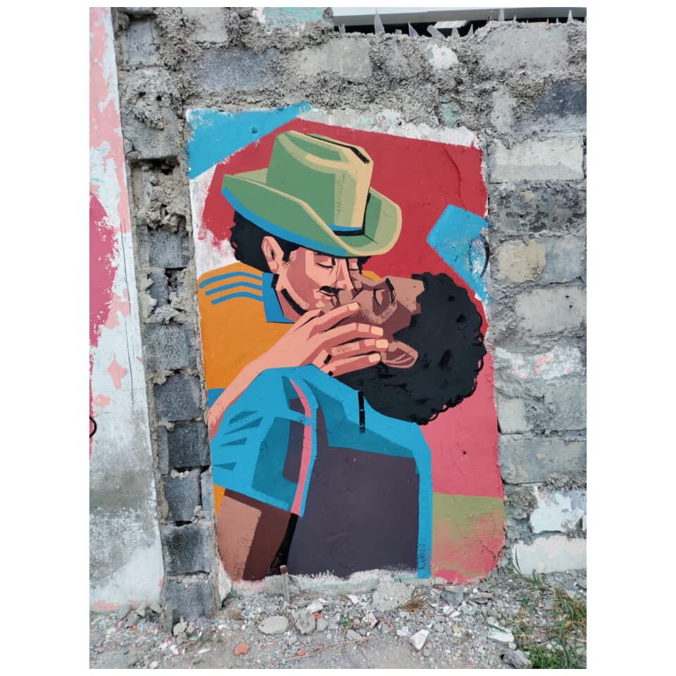 Mural beso gay en Monterrey