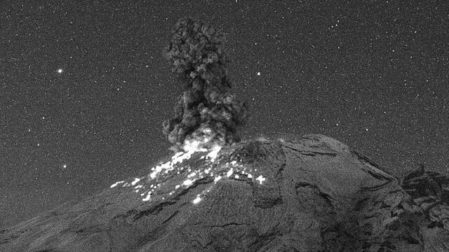 Explosión del volcán Popocatépetl de este martes 21 de enero de 2020.