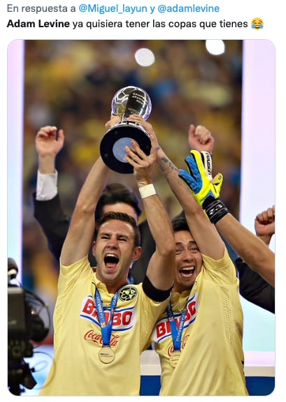 Tras confundir a Miguel Layún con Adam Levine, los memes no han parado en redes sociales