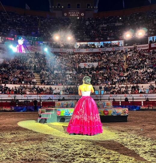 Angela Aguilar y Pepe Aguilar: Jaripeo Sin Fronteras