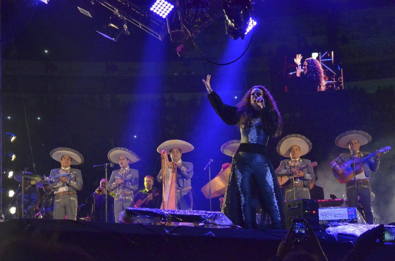 Edith Márquez en concierto.