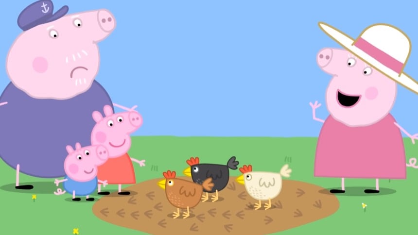 Peppa Pig alimenta a las gallinas de Abuela Pig