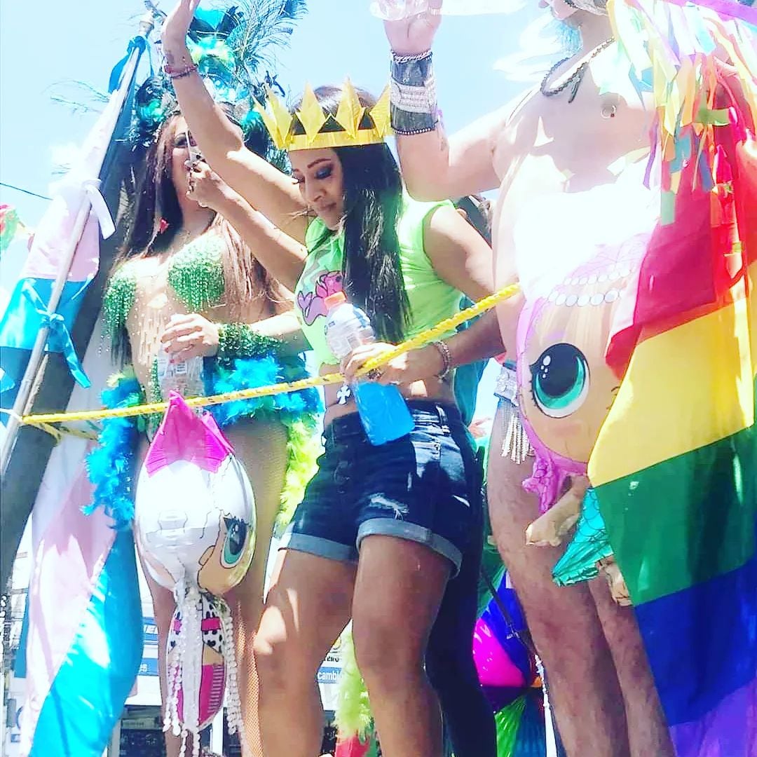 Toñita en coronación de marcha gay en Coacalco
