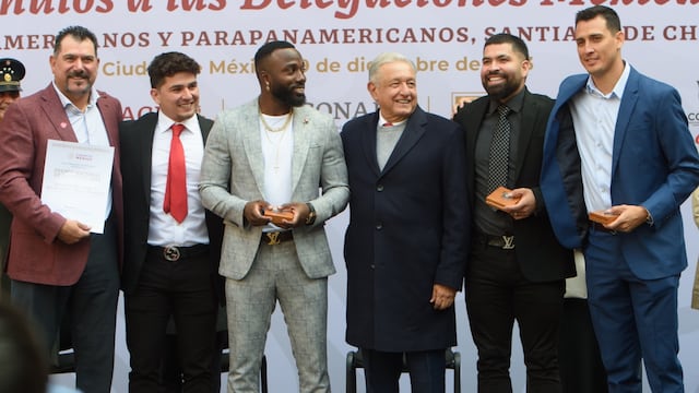 AMLO y Randy Arozarena