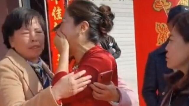 Se casa con hija de su madre