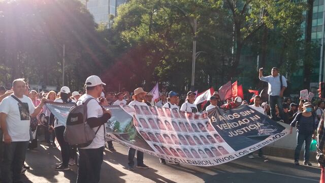 Marcha Ayotzinapa 2023 en vivo
