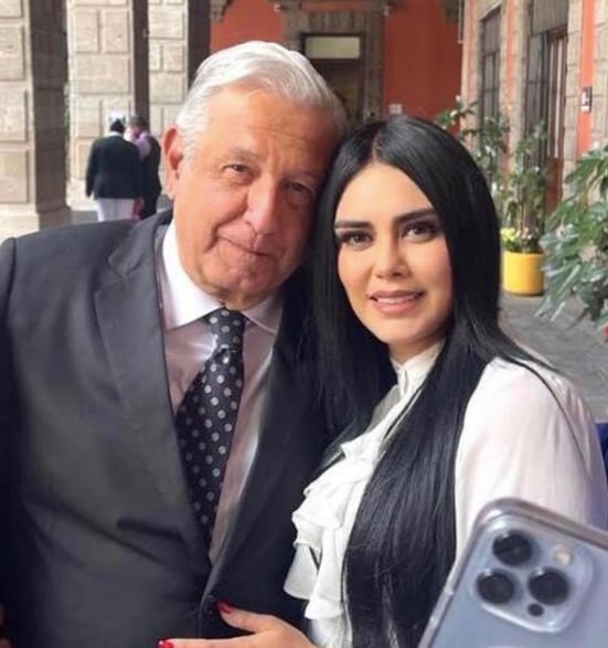 AMLO junto a Ana Karen Val Medina