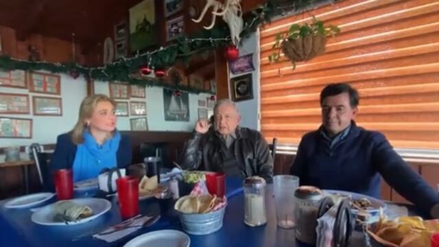 Video: AMLO come burritos con Maru Campos