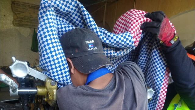 Trabajador atrapado en tortillería