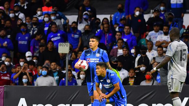 Luis Ángel Mendoza y Uriel Antuna.