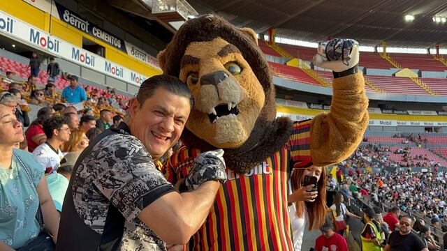 Chema Martínez en semifinal de Leones Negros vs Atlético La Paz
