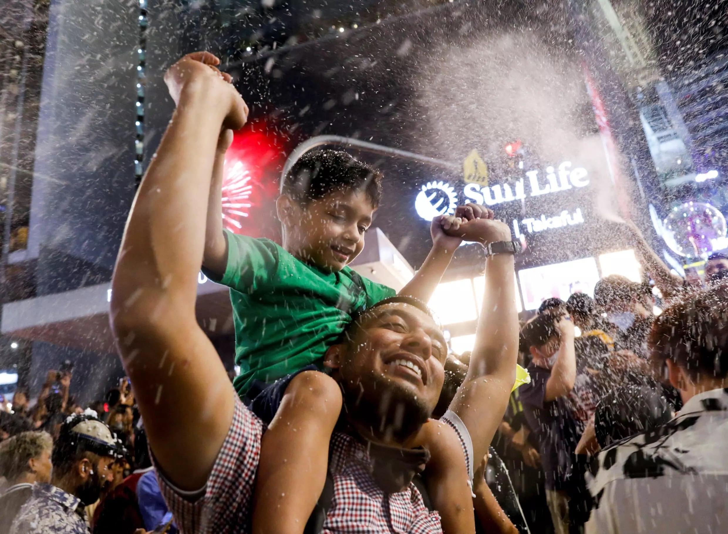 Múltiples personas se reúnen en Kuala Lumpur
