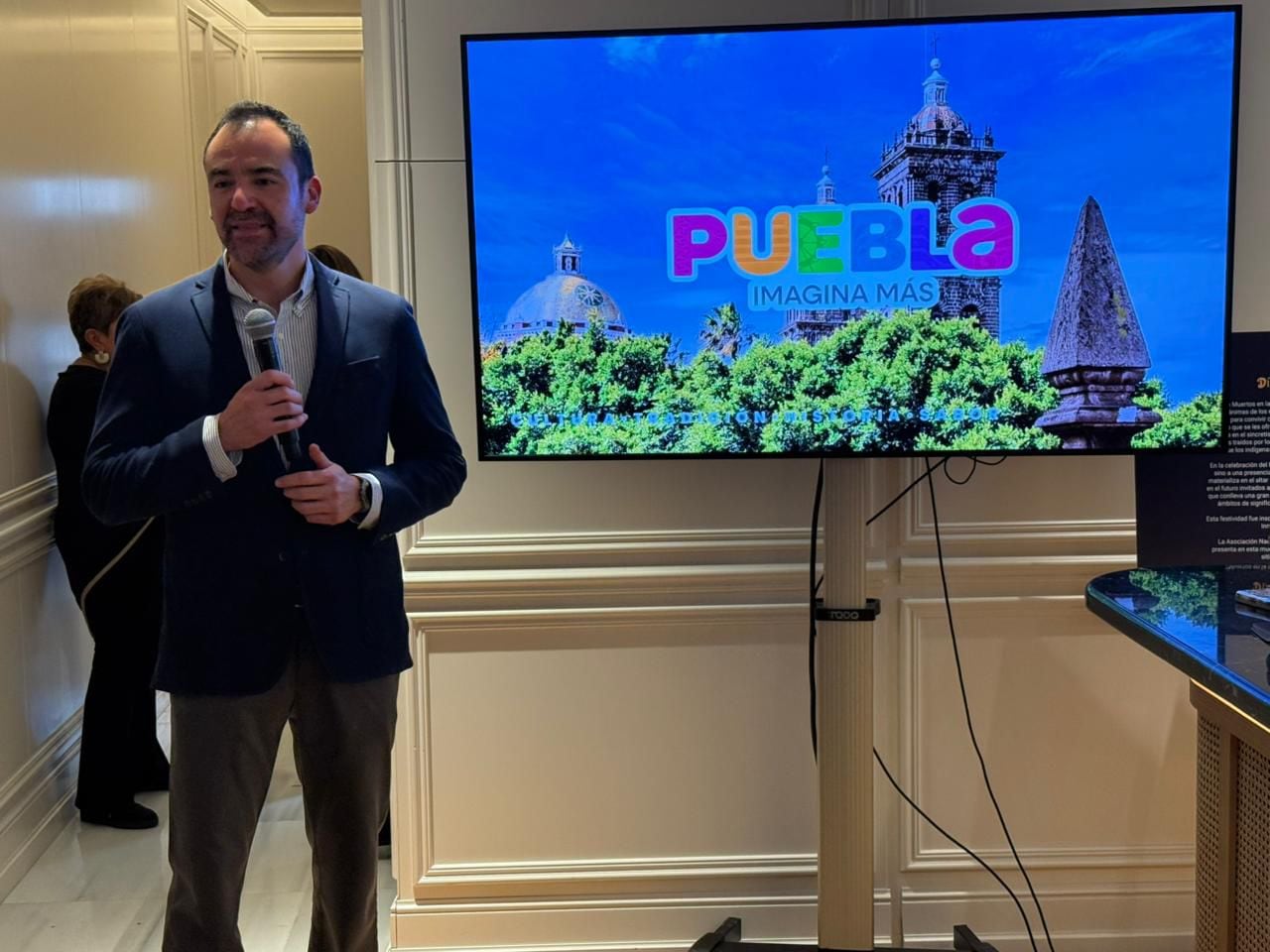 Jaime Oropeza destaca en España el alcance de Puebla como destino turístico internacional.
