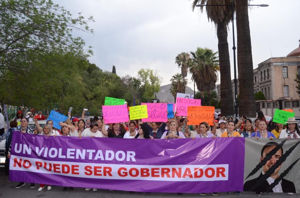 Ricardo Mejía marcha en contra de la violencia de género