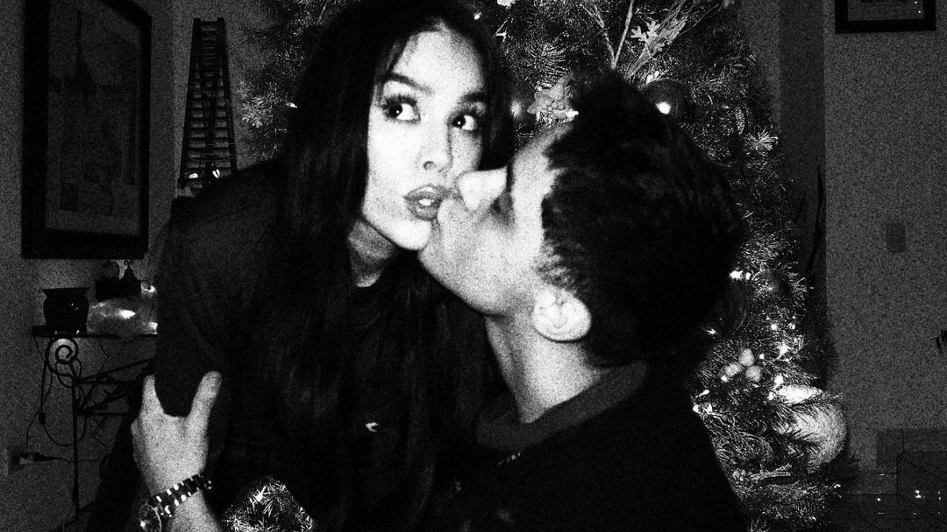 Danna Paola pasó la Navidad con la familia de Alex Hoyer y su regalo casi la puso a llorar
