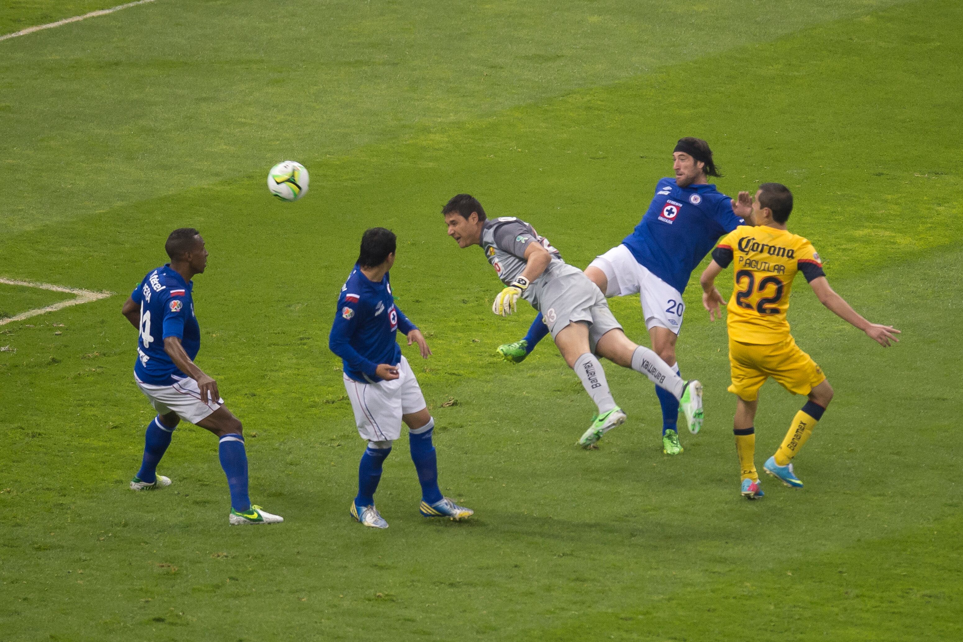 El América de Miguel Herrera se coronó en el Clausura 2013 con el gol de Moisés Muñoz.