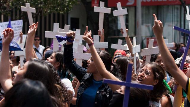 Manifestación por asesinato de Aideé Mendoza y Lesvy Berlín.