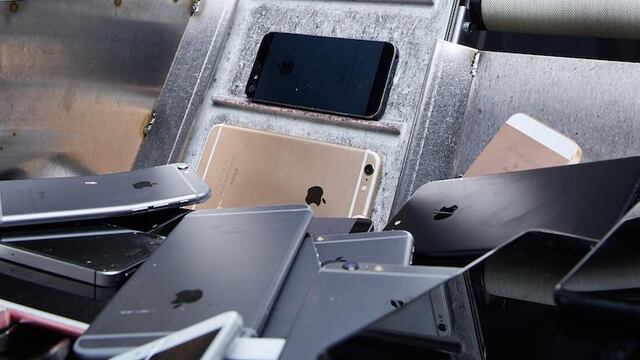 El robot Daisy es capaz de desmontar 200 iPhones por hora.