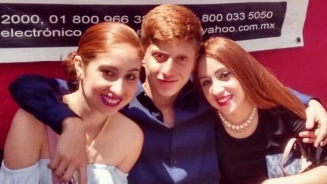 Octavio Ocaña y sus hermanas Ana y Bertha Ocaña.
