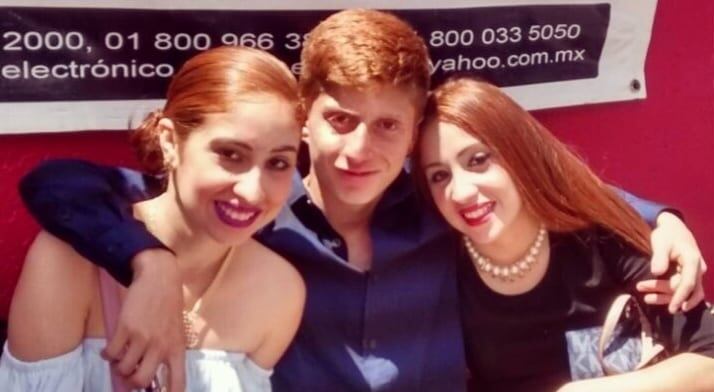 Octavio Ocaña y sus hermanas Ana y Bertha Ocaña.