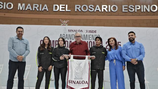 Rubén Rocha abandera a delegación de Sinaloa rumbo a Olimpiada Nacional 2025