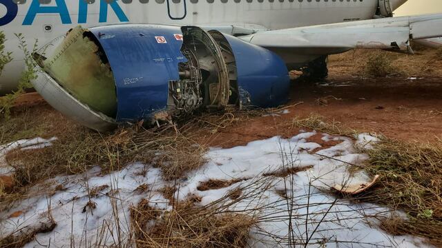 Avión Boeing 737 se estrella en Senegal
