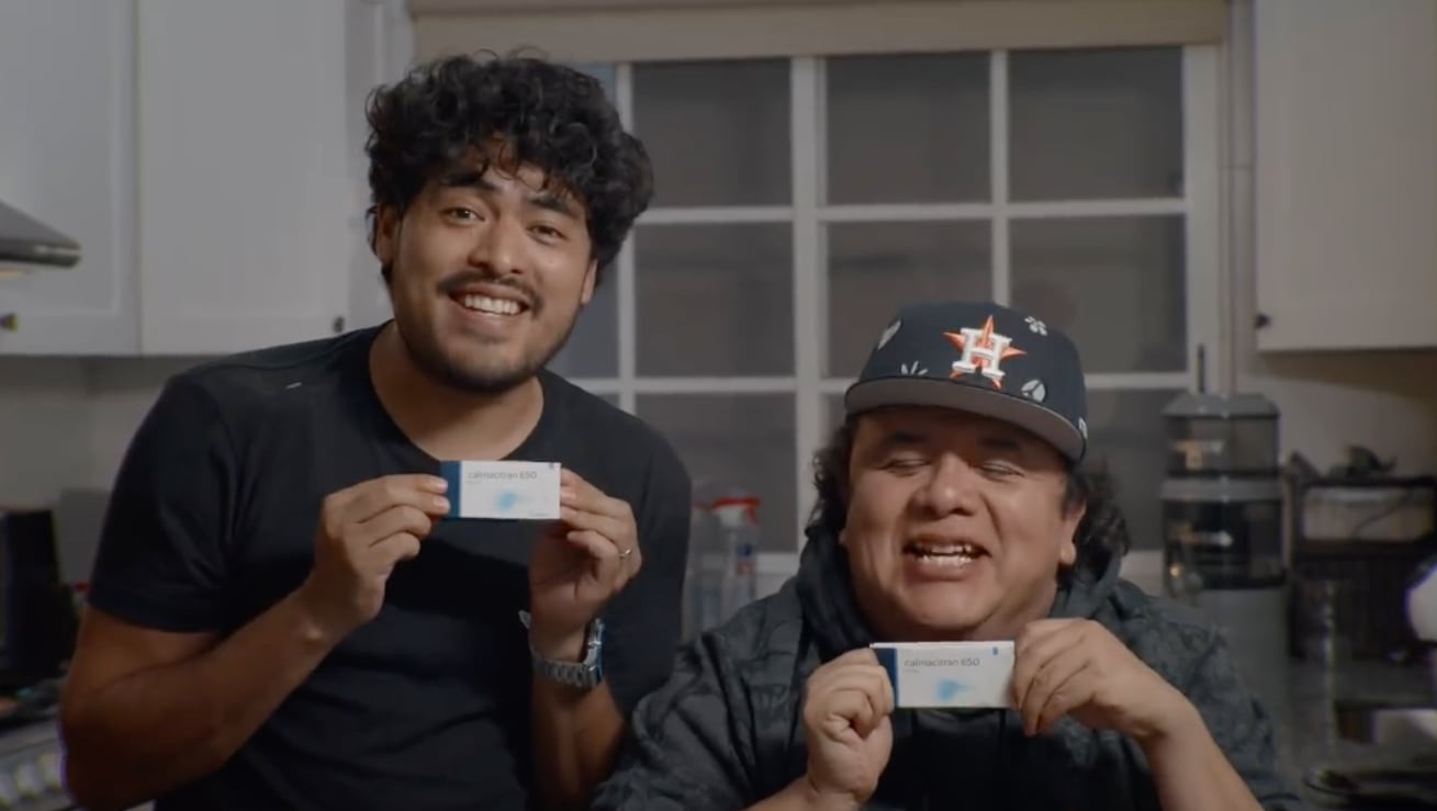 Cojo Feliz y Tío Rober en publicidad con Richie O'Farrill a Snickers.