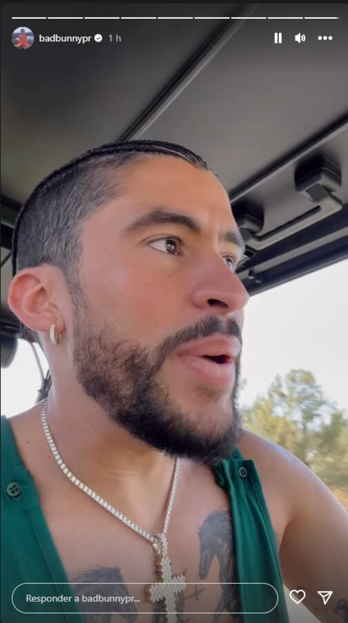 Bad Bunny cantando AMG de Peso Pluma, Natanael Cano y Gabito Ballesteros
